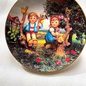 Hummel plate. 8 1/4 inch  Danbury mint. Apple tree boy and girl. Fantastic cond